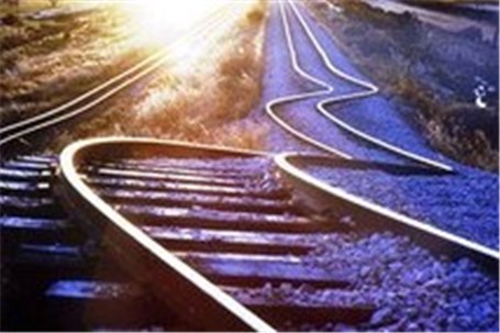 حرکت چرخ‌های قطار روی ریل‌های ساخت ایران