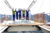 مراحل ساخت طولانی‌ترین پل شیشه‌ای جهان
