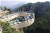 طولانی‌ترین پل شیشه‌ای جهان بر فراز دره‎ای خطرناک