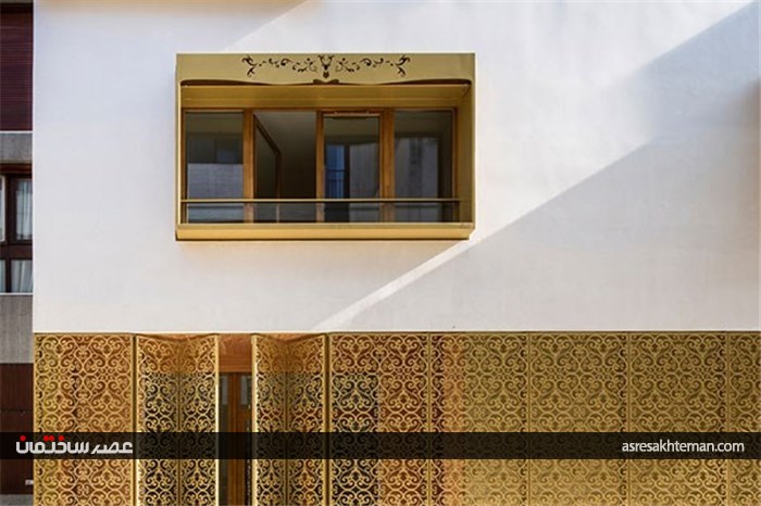 آپارتمان پاریسی با نمای طلایی