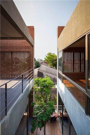 معماری خانه آجری NGAMWONGWAN