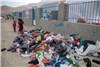 تجمع زباله‌ها در محل سکونت زلزله‌زدگان سرپل ذهاب