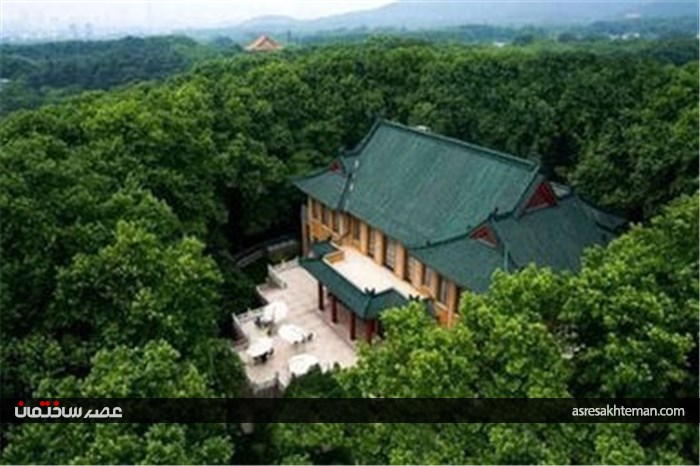 کاخی شبیه گردنبد زمرد در چین