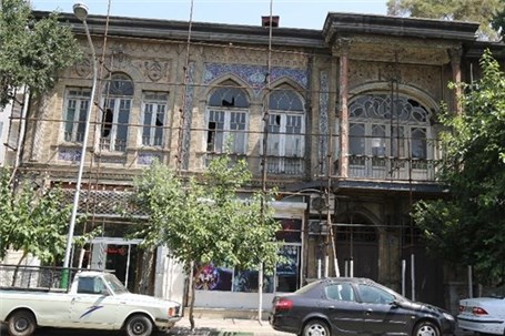 مرمت عمارت ۱۲۰ ساله قجری در حصار ناصری