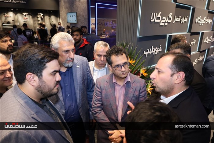 دیدار مقامات ارشد وزارت راه و شهرسازی از غرفه صنایع گیتی پسند