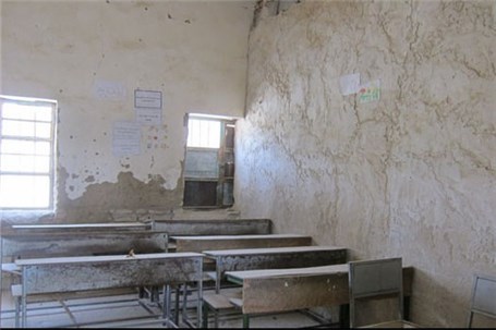 دیوارهای مدرسه‌ای در پایتخت تخریب شد