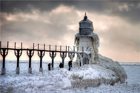 فانوس دریایی پیر، یخ زد