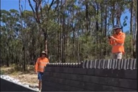 بنایی عجیب با استفاده از دومینو ! +تصاویر