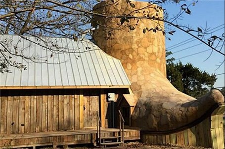 خانه ای که به شکل چکمه کابویی ساخته شده است+ تصاویر