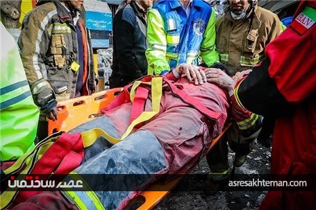آتش‌نشانان مصدوم حادثه آتش‌سوزی و ریزش ساختمان تجاری پلاسکو