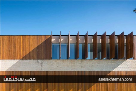 خانه‌ای با نماهای مات و شفاف
