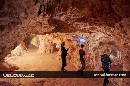 حیات در اعماق زمین؛ نگاهی به زندگی مجلل افراد در حفره هایی در زیر بیابان های استرالیا