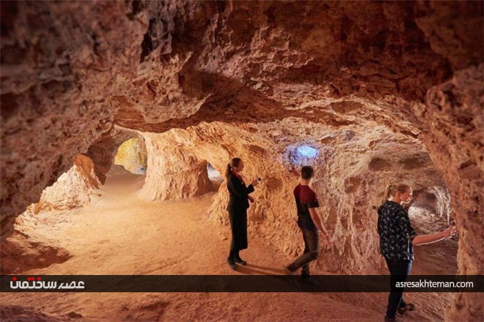 حیات در اعماق زمین؛ نگاهی به زندگی مجلل افراد در حفره هایی در زیر بیابان های استرالیا