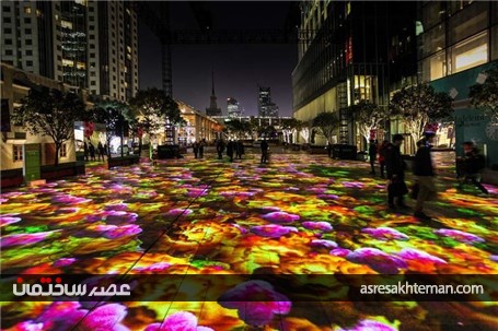 باغ دیجیتال از نور و نیلوفر آبی