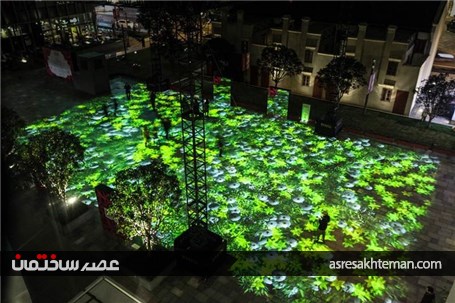 باغ دیجیتال از نور و نیلوفر آبی