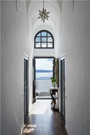 بازسازی هنرمندانه هتلی در یونان