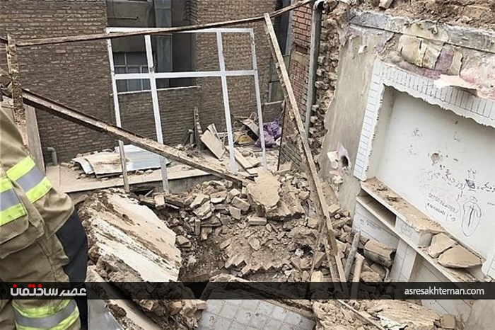محبوس شدن 2 کارگر در زیر آوار ساختمانی در تهران‌نو + تصاویر