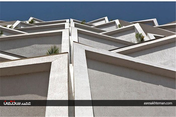 نگاهی به نمای ساختمان با معماری متفاوت و خاص در هندوستان