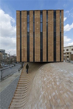 طراحی ساختمانی تجاری، با نمای آجری در همدان + تصاویر
