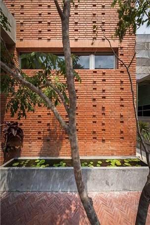 معماری خانه آجری NGAMWONGWAN
