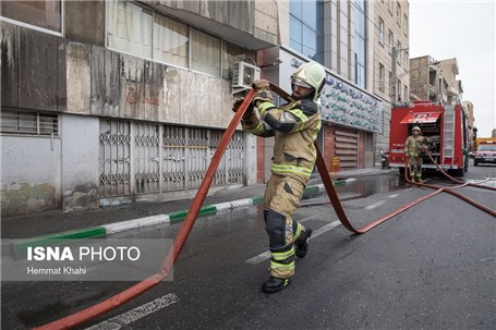 گزارش تصویری از آتش سوزی در خیابان ابوریحان تهران