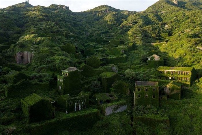 زیباترین روستای متروکه جهان +تصاویر