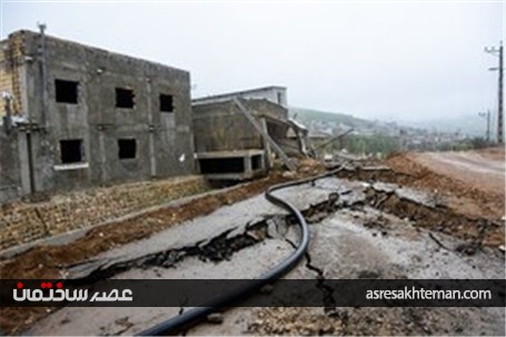 پیشروی رانش زمین در روستای حسین آباد کالپوش