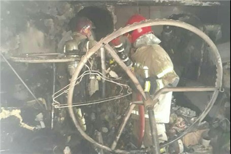 آتش سوزی یک مجتمع مسکونی ۱۰ طبقه در سعادت آباد